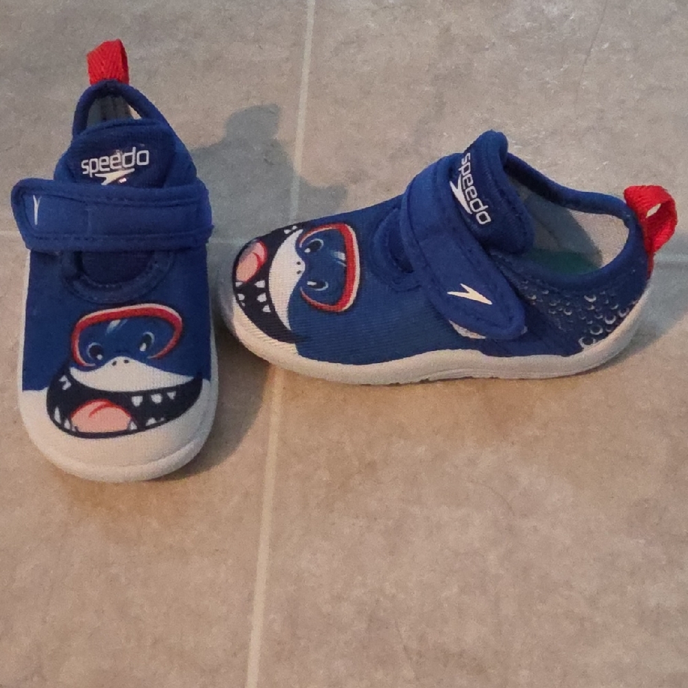 NWOT! Speedo Kids (S) Blue Shark Water Shoes Boys Girls Cute Swim